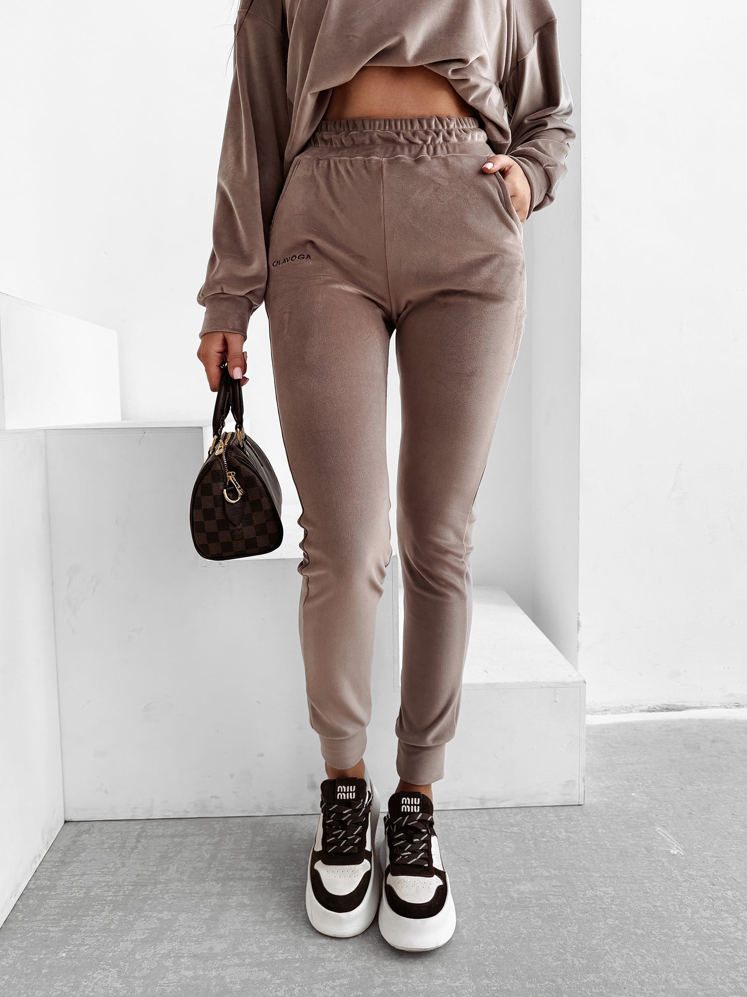 VELVET ASH latte women&